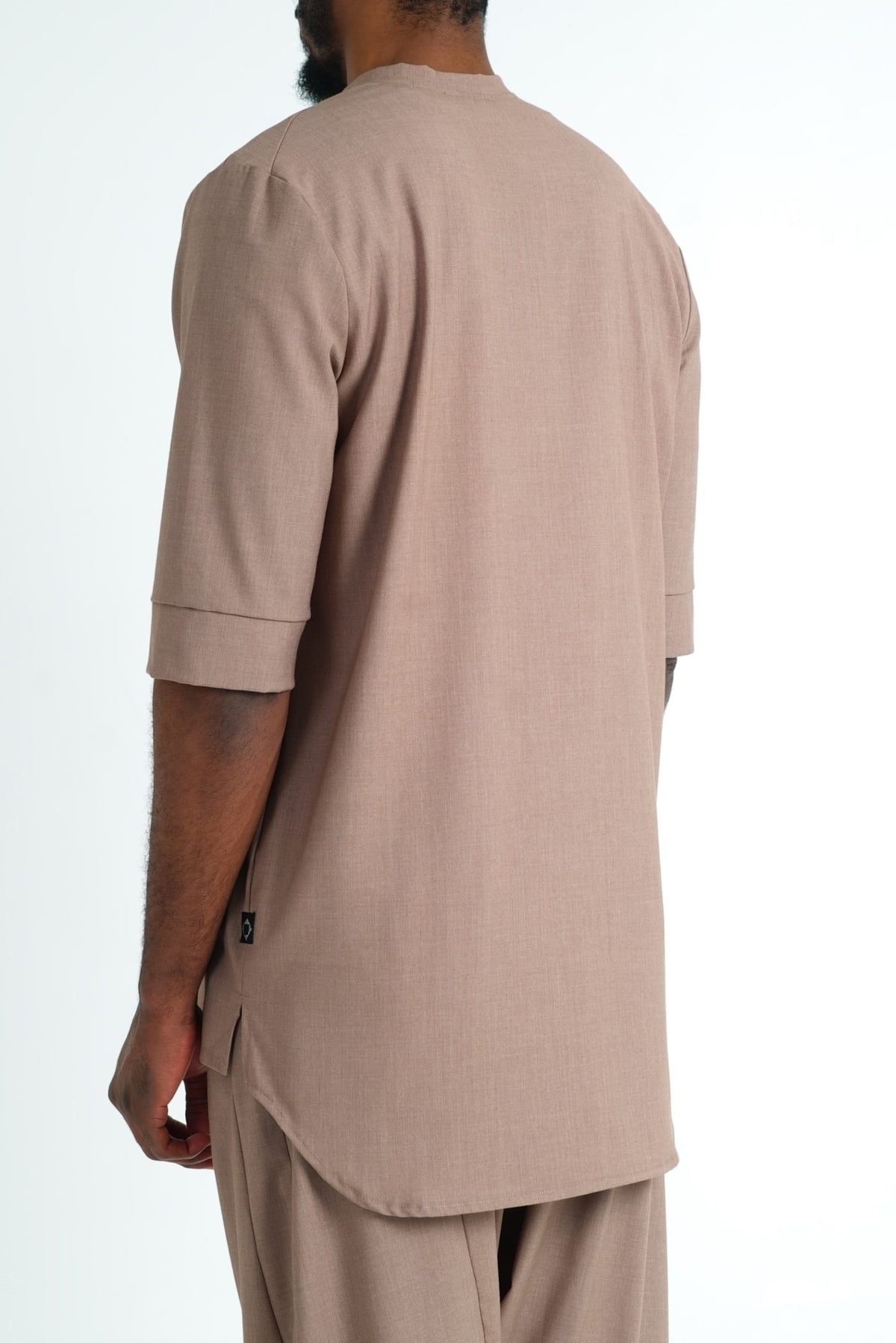 Chemise Chill brun chutney de profil, chemise longue homme