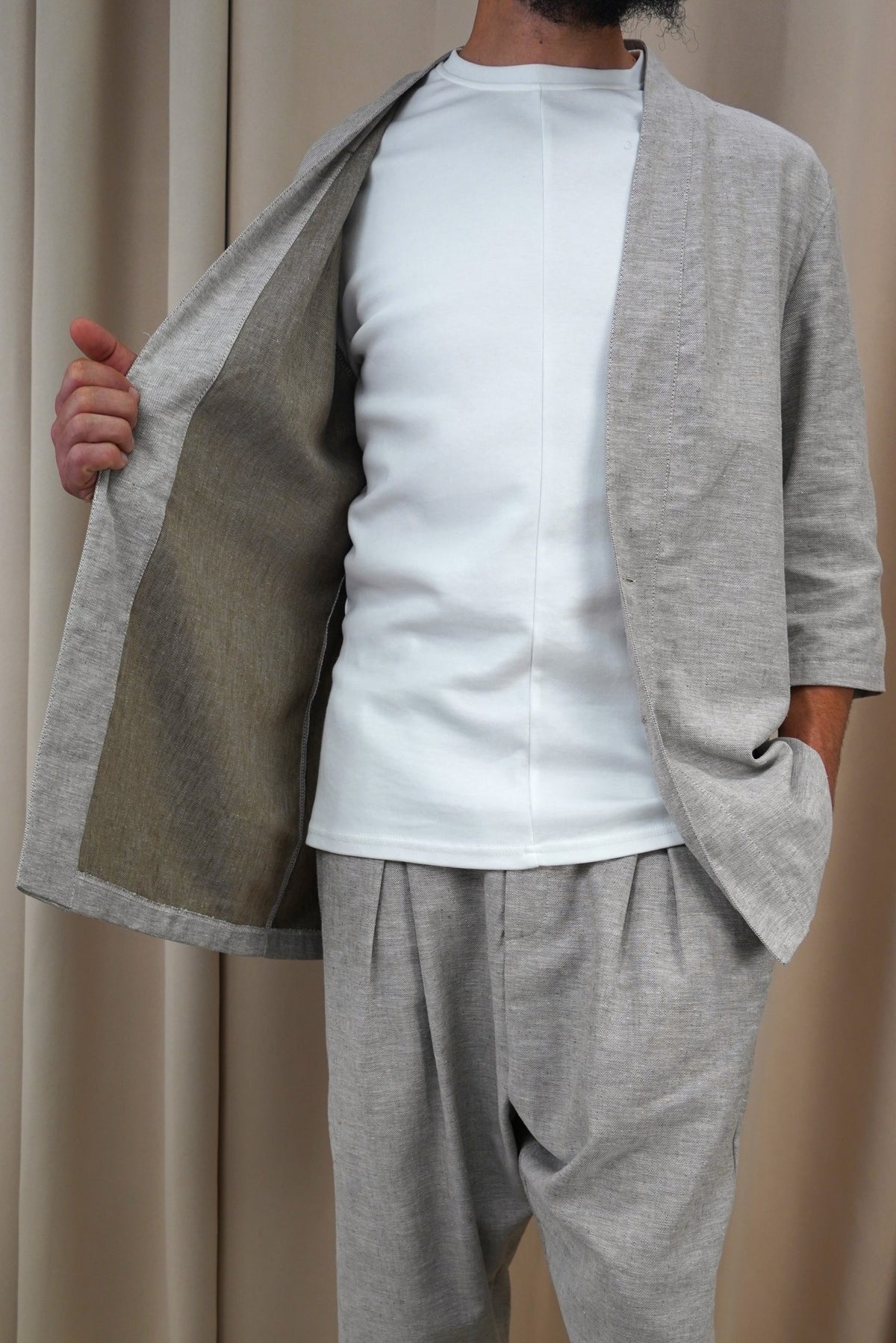 Kimono Hanten gris chiné ouvert, détail de la doublure