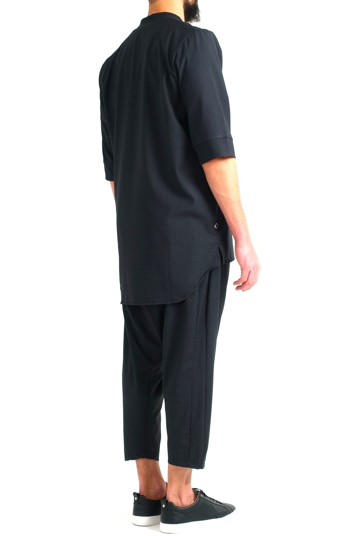 Ensemble Chill noir vu de dos, chemise longue manches 3/4