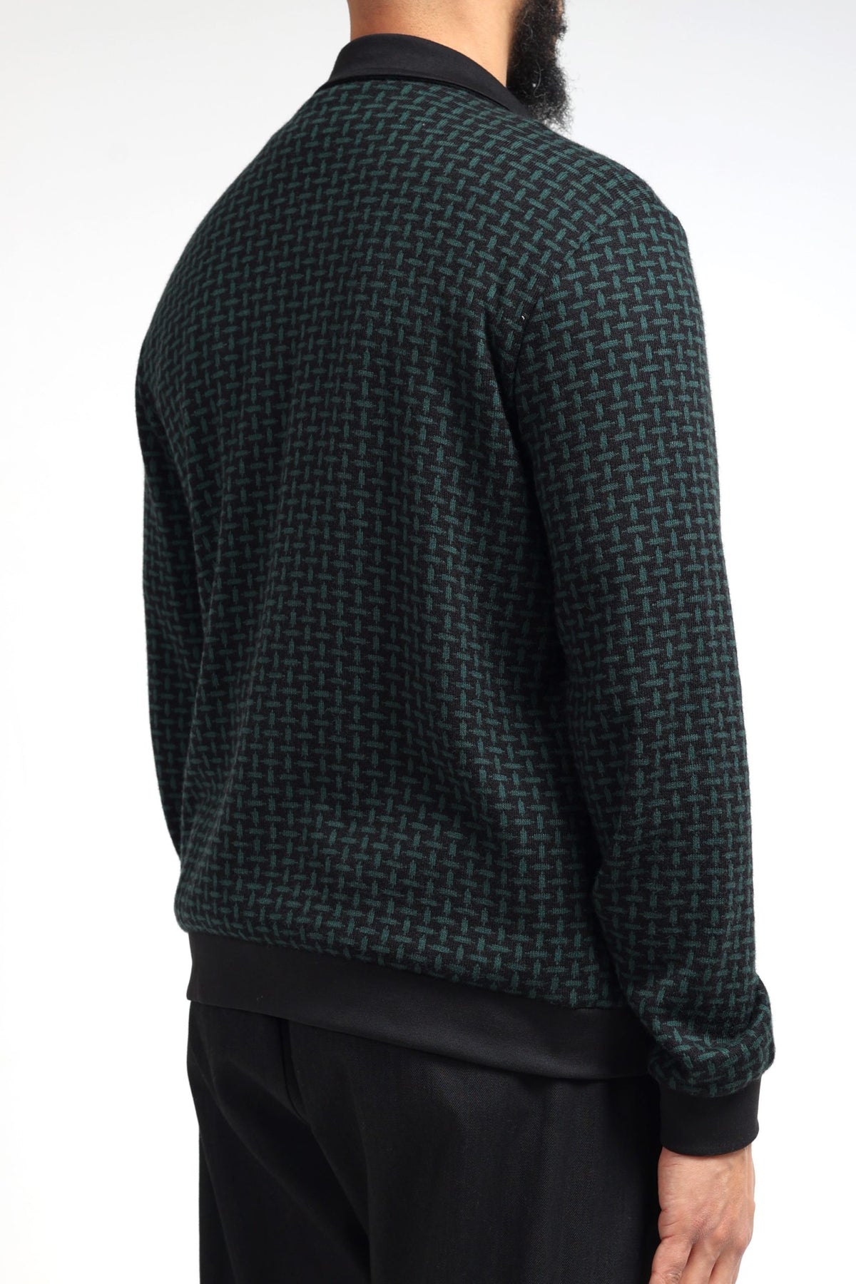Gilet col polo noir et vert cachemire vu de dos