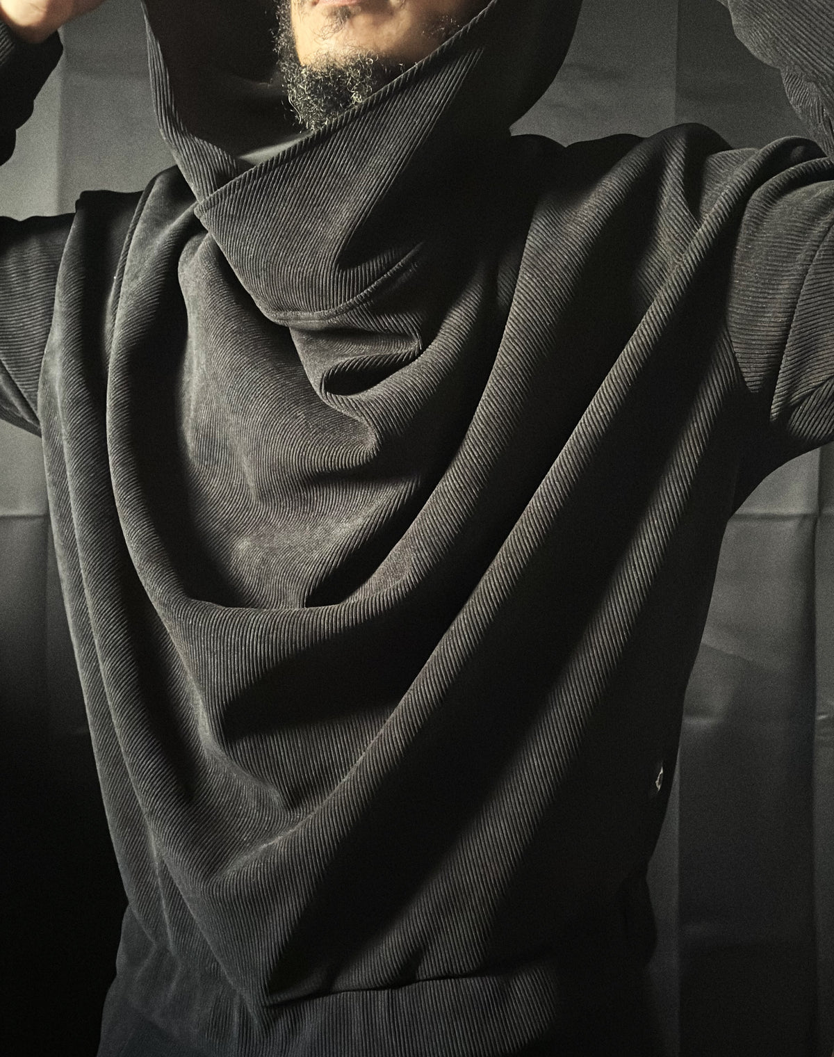 UN HOODIE … RÉTRO-FUTURISTE