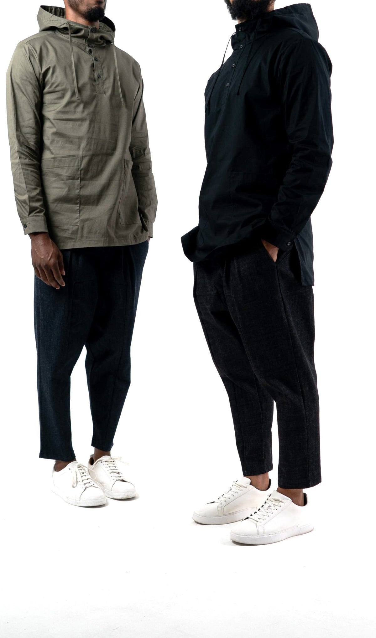 Deux hommes en hoodie long kaki et noir avec sarouel