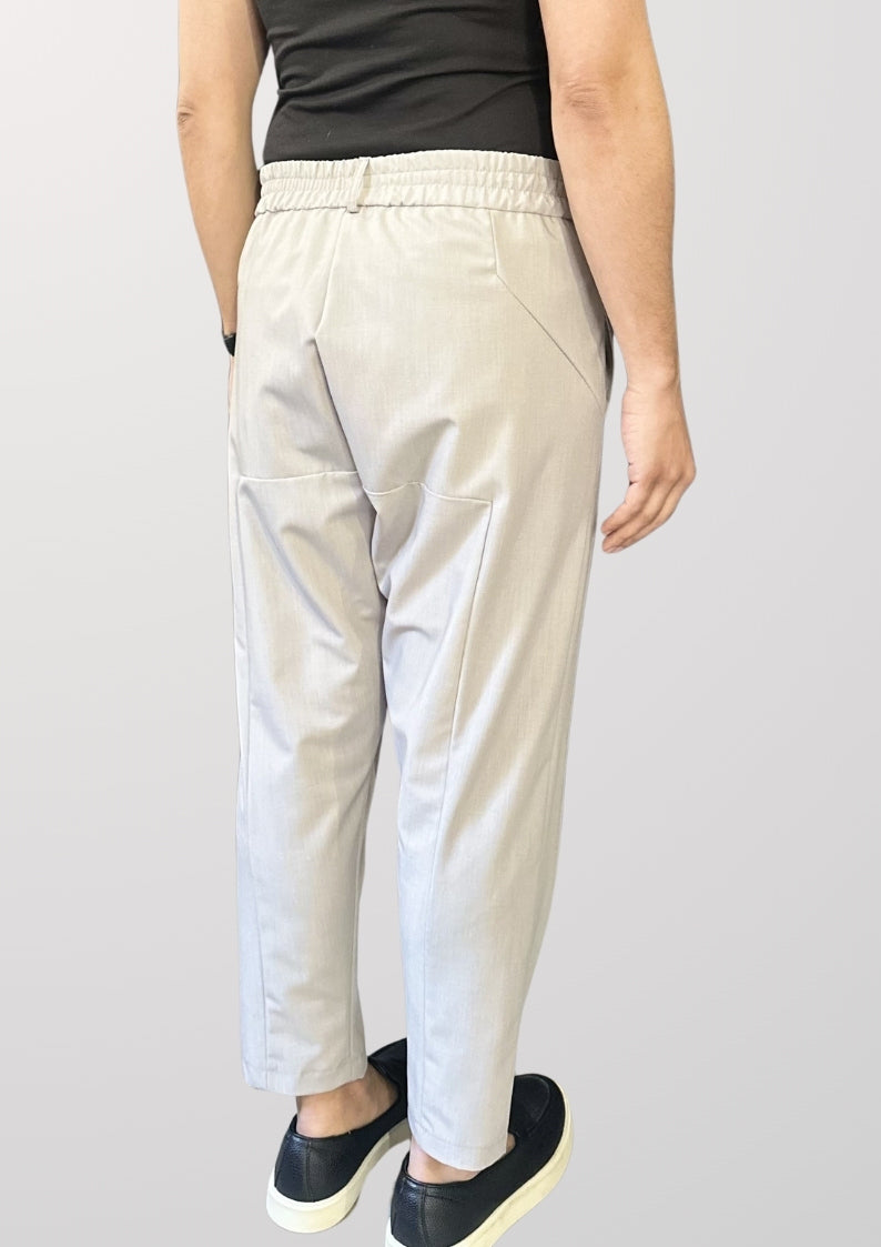 Sarouel NewFit gris clair chiné vu de dos, tissu léger printemps-été