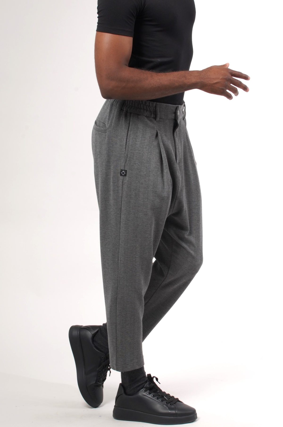 Pantalon sarouel droit Dunes hiver gris minéral en mouvement