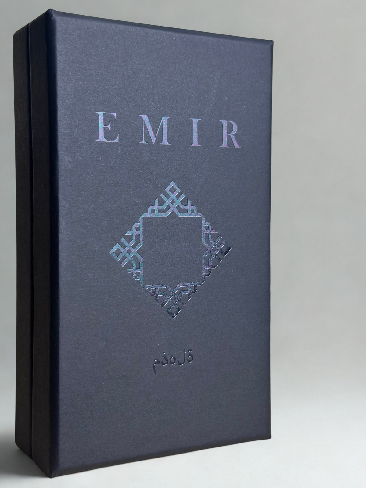 Coffret du parfum EMIR Moodhila avec logo EMIR