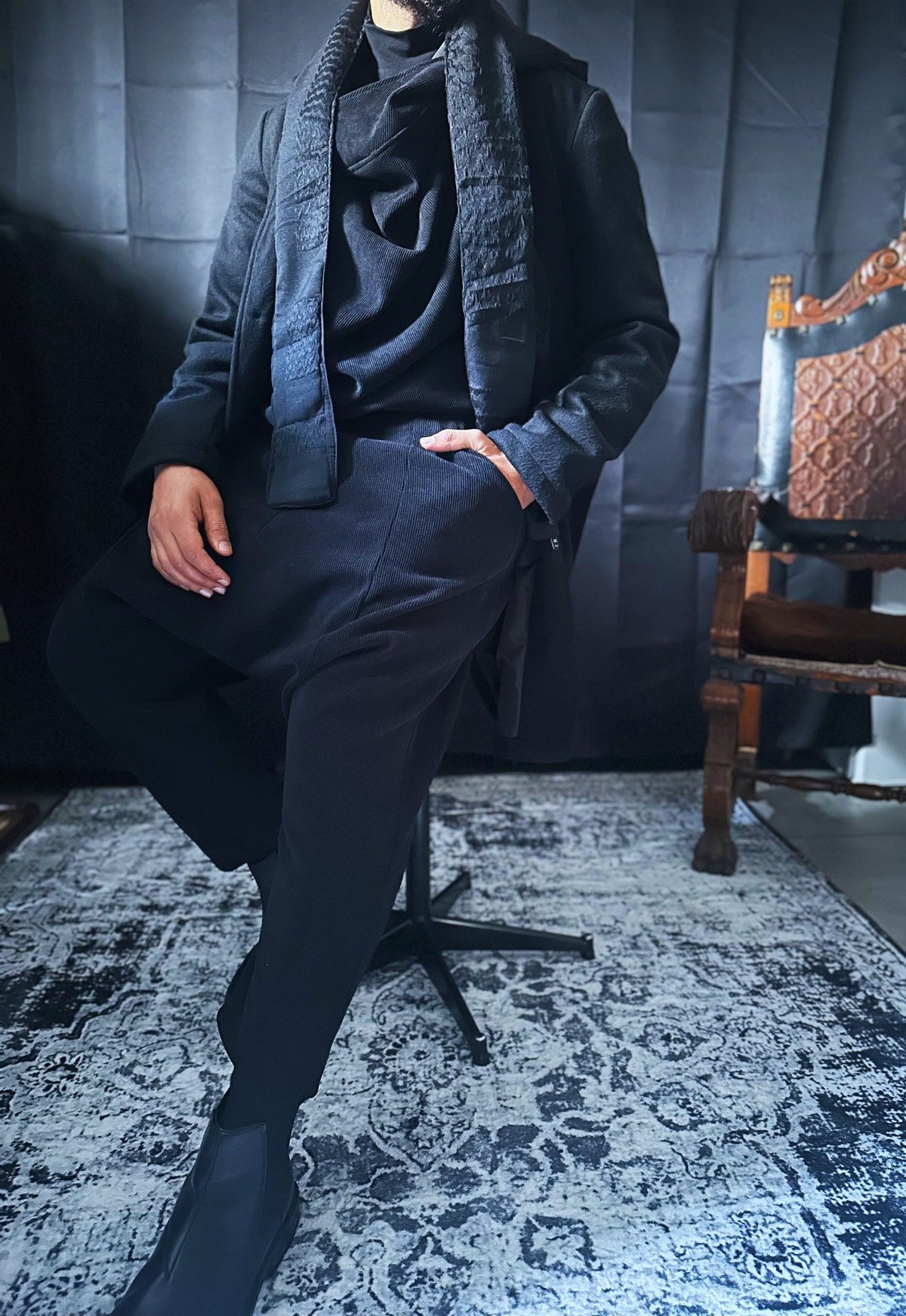 UN ENSEMBLE ANTIQUE ... UN DESIGN FUTURISTE