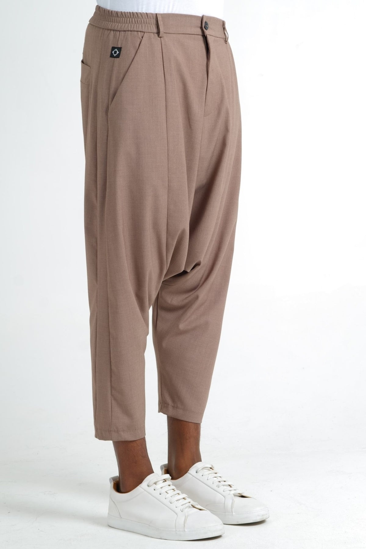 Sarouel Chill homme brun chutney de profil, taille élastique