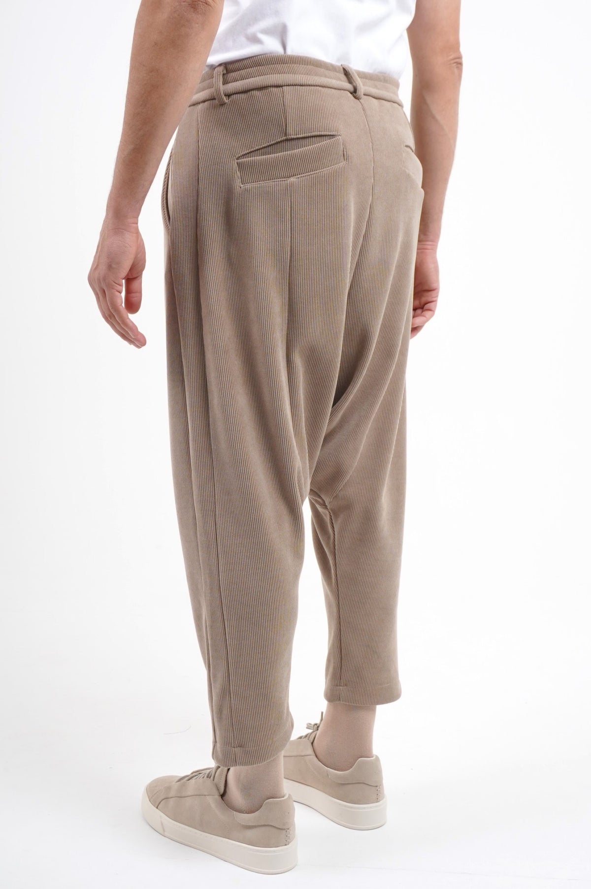 Sarouel Boho beige désert vu de dos, velours côtelé épais