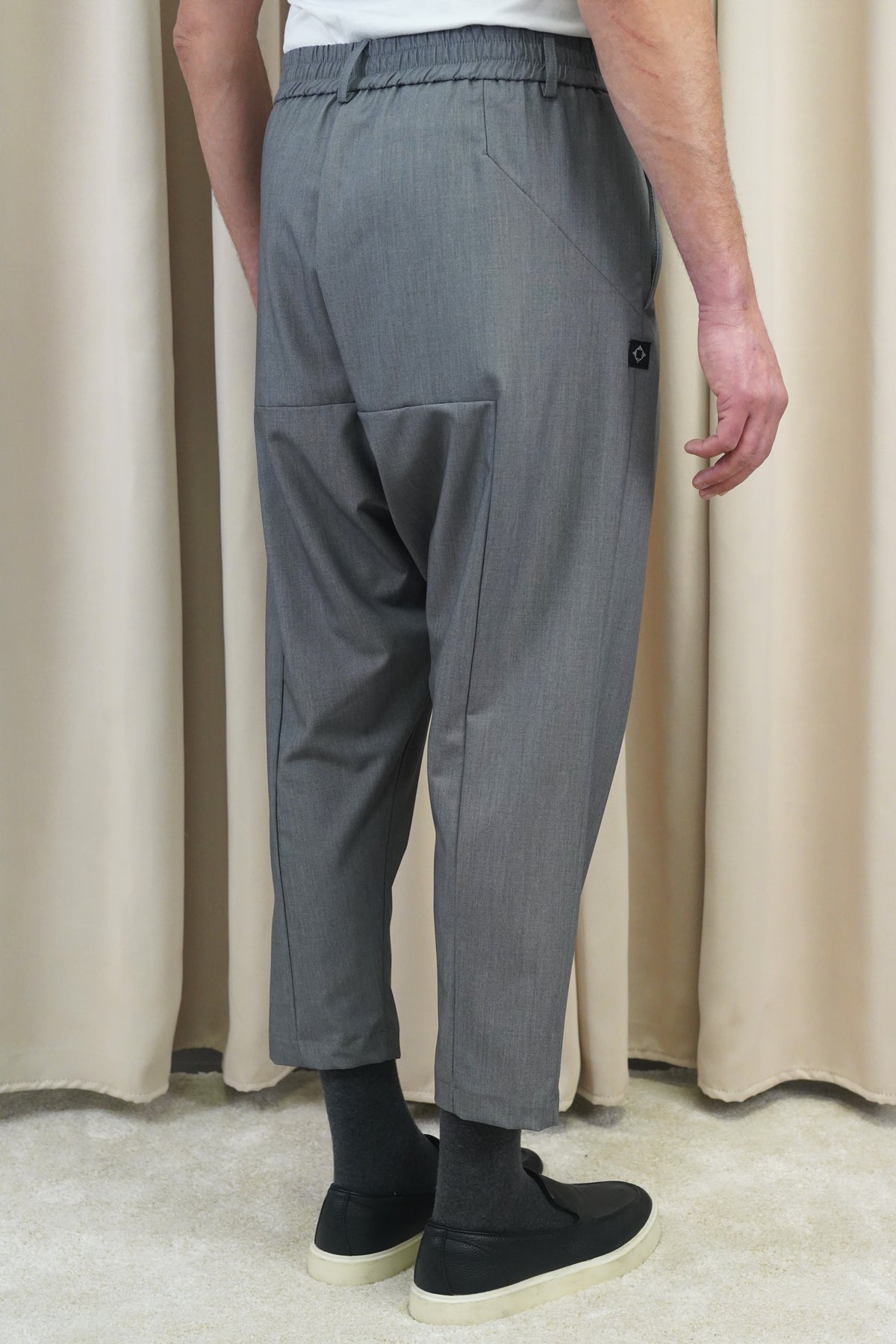 Sarouel NewFit mi-saison gris chiné vu de dos