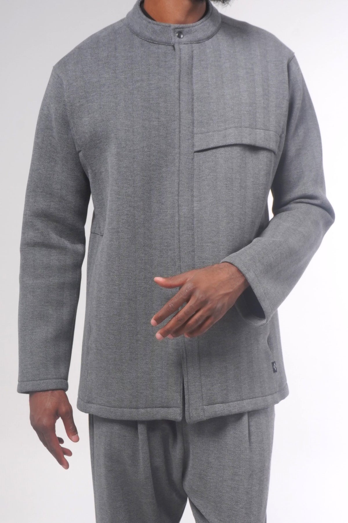 Veste de costume Dunes hiver gris minéral portée de face