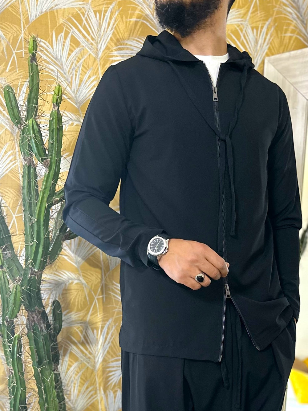 UNE VESTE, UNE ALLURE