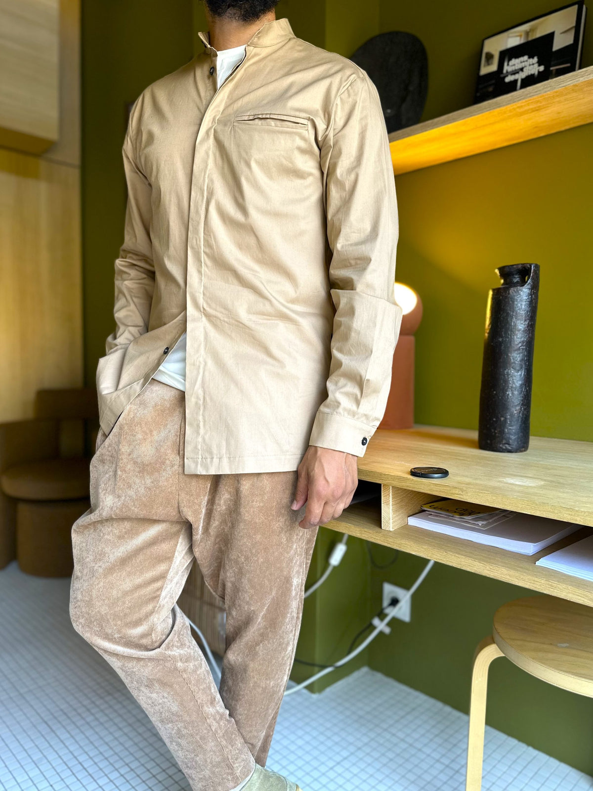 UNE CHEMISE UNIVERSELLE